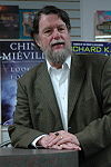 https://upload.wikimedia.org/wikipedia/commons/thumb/e/ea/Robert_Jordan.jpg/100px-Robert_Jordan.jpg